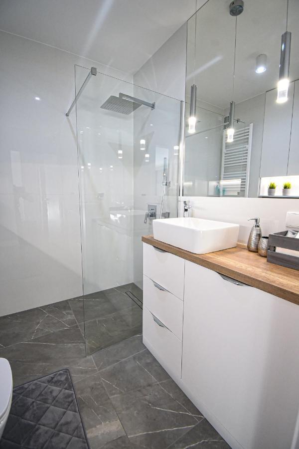 Apartament Villa Park Przy Plazy Z Widokiem Na Jezioro, Taras 50 M2 Ostróda Eksteriør billede