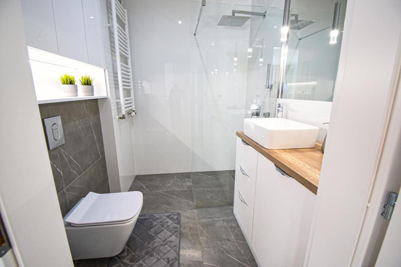 Apartament Villa Park Przy Plazy Z Widokiem Na Jezioro, Taras 50 M2 Ostróda Eksteriør billede