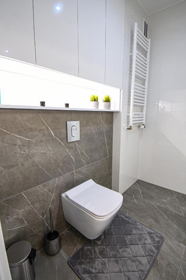 Apartament Villa Park Przy Plazy Z Widokiem Na Jezioro, Taras 50 M2 Ostróda Eksteriør billede